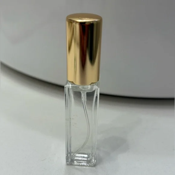 Roger & Gallet Lavande Royale Decant - Picture 6 of 8